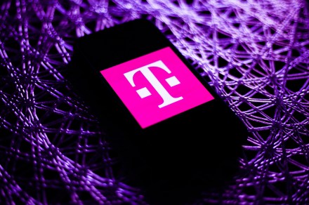 T-Mobile is leaving AT&T and Verizon in the 5G dust