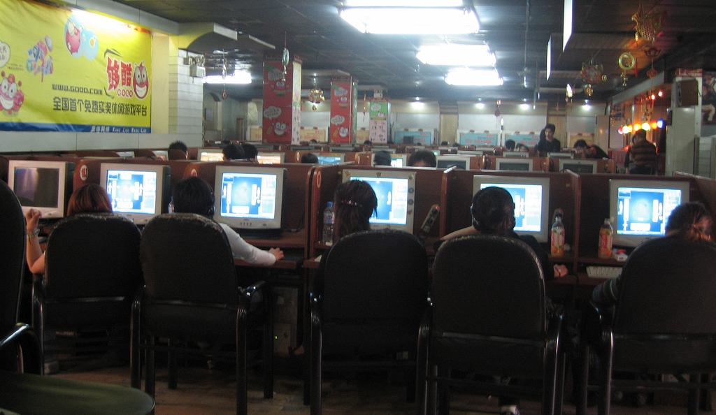 internet cafe by Kai Hendry via Flickr