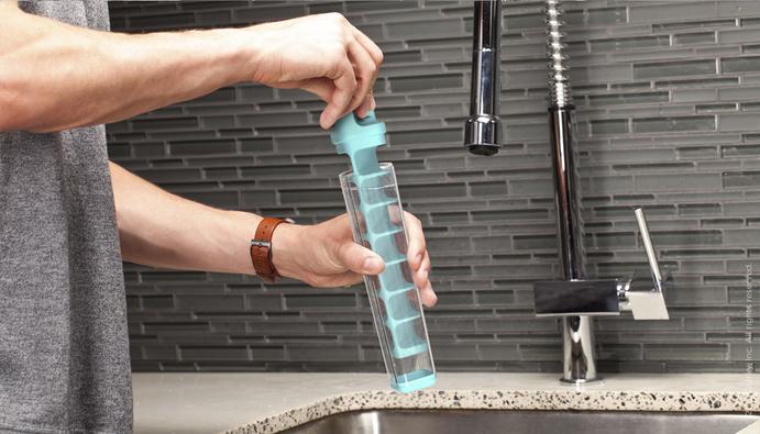 No Spill Vertical Ice Cube Tray