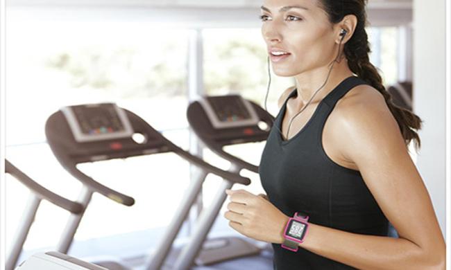tomtom jumps into the fitness watch pool with runner and multi sport treadmill
