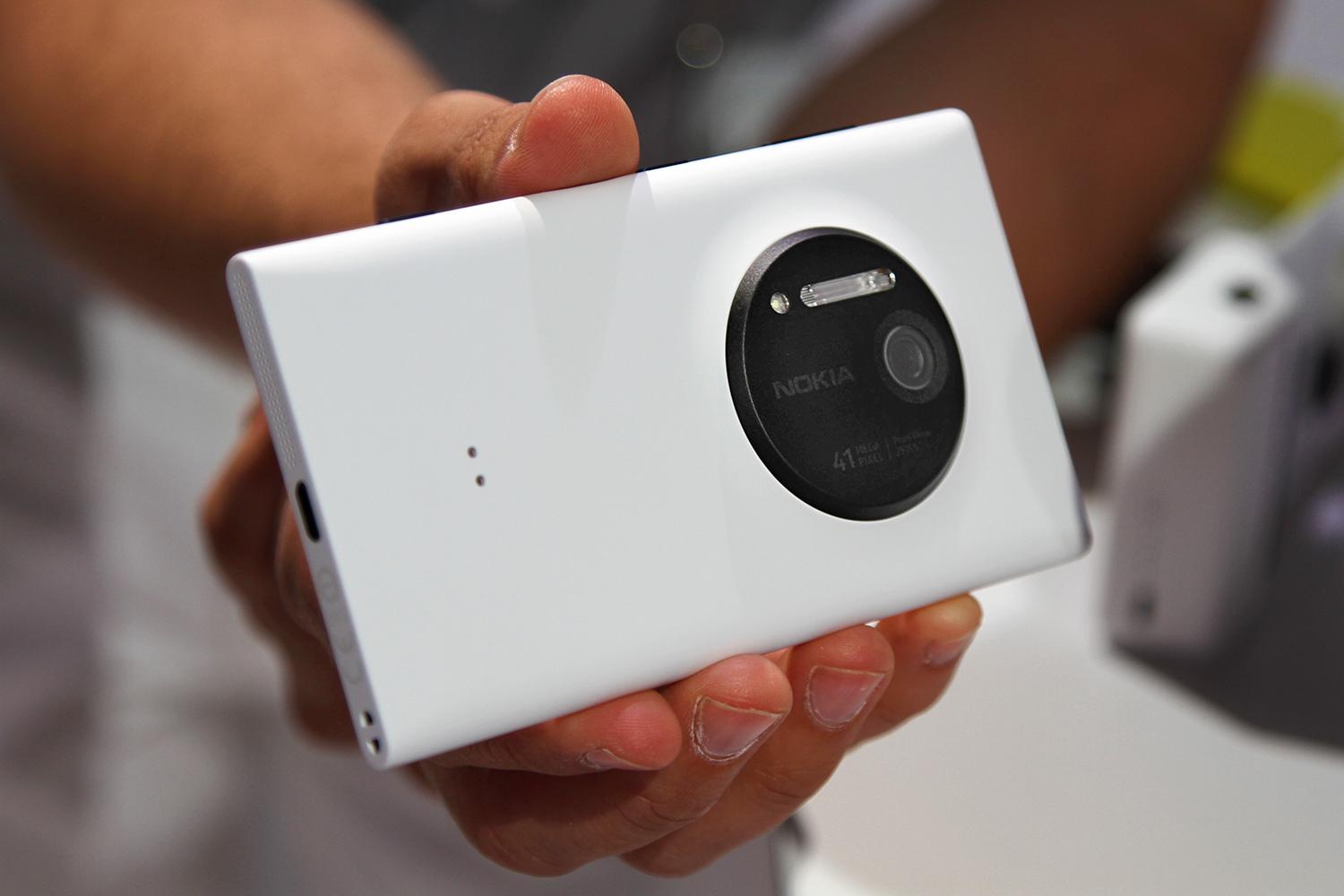 lumia 1020 white front