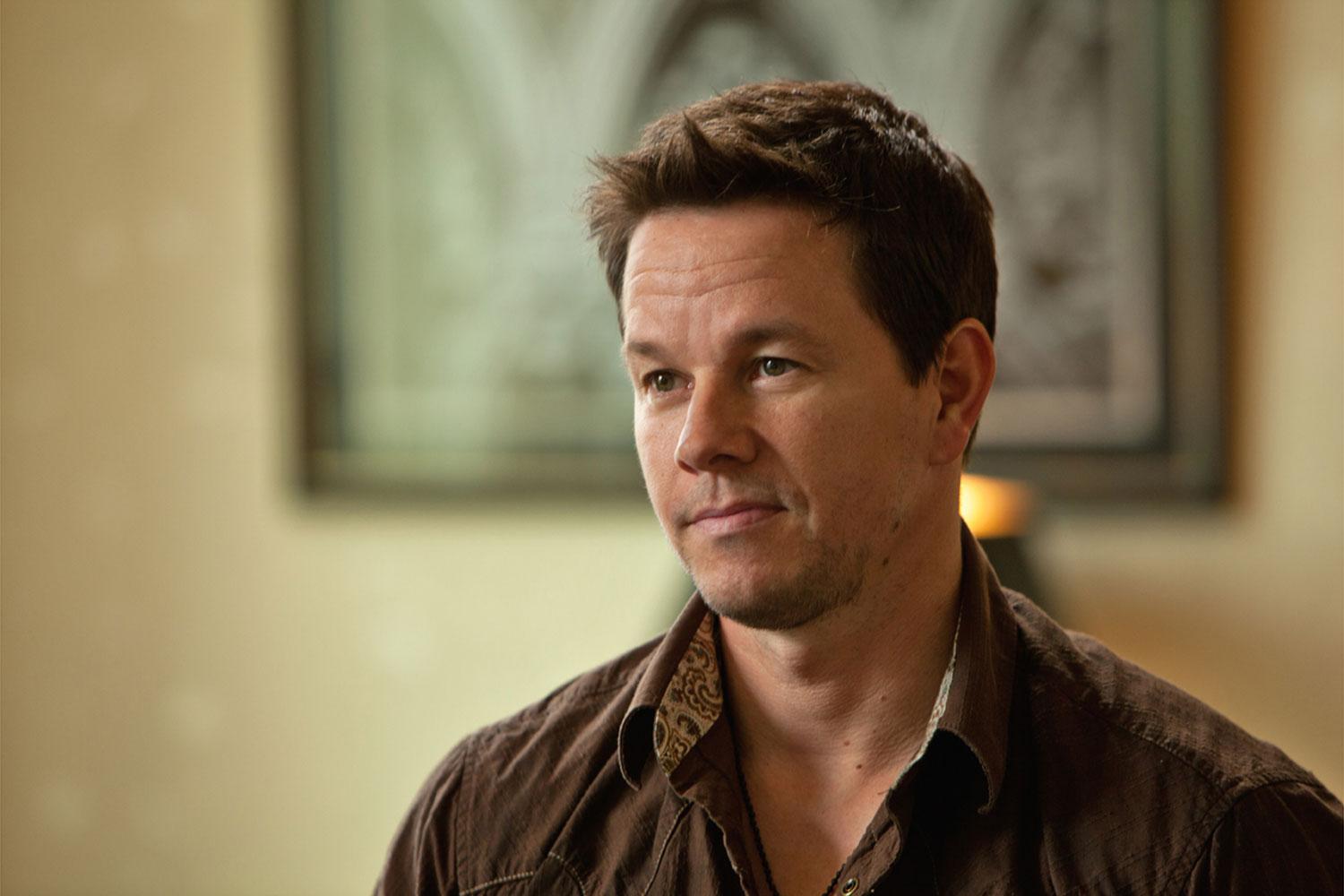 Mark Wahlberg em 2 armas.