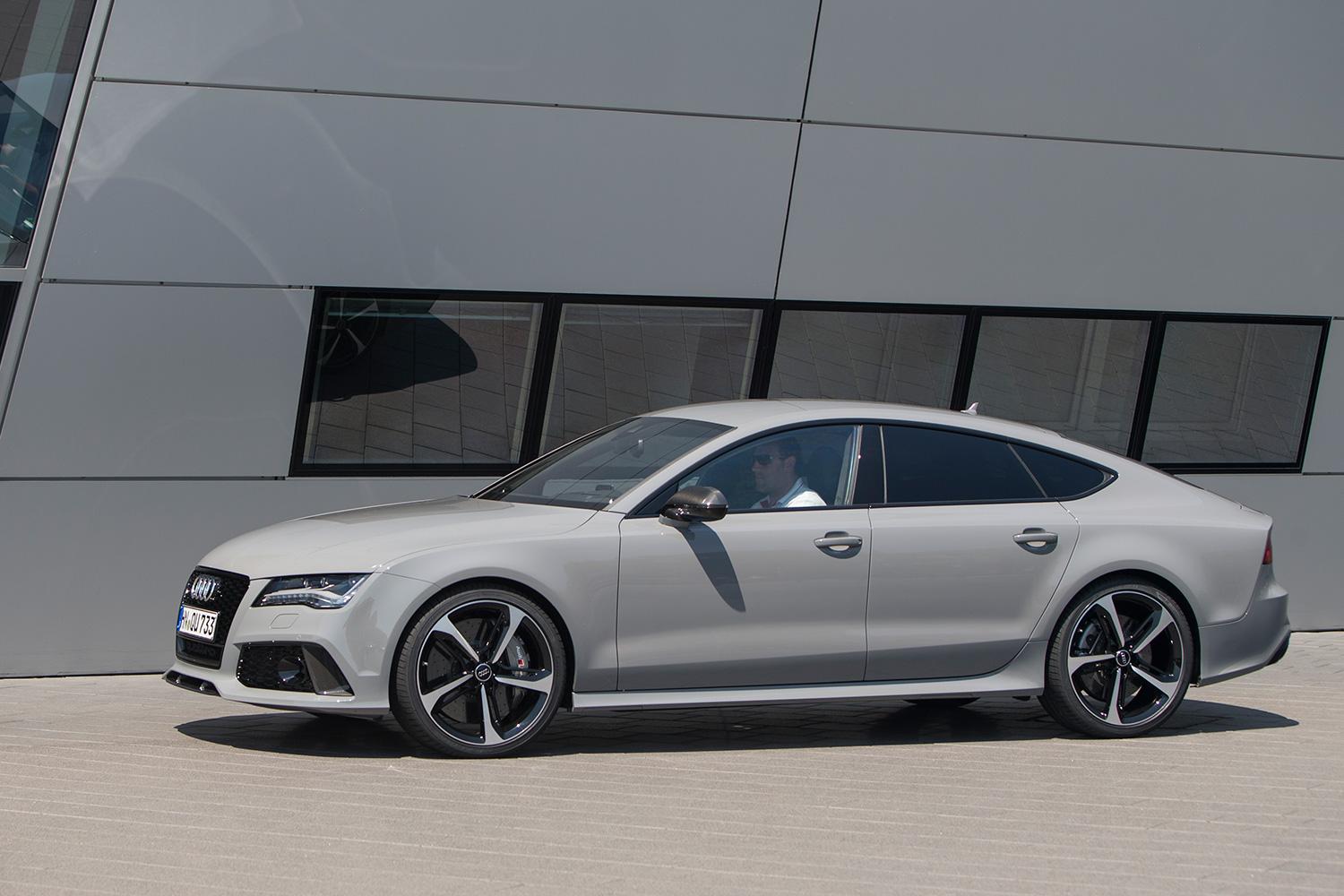 Audi RS 7 versus Porsche Panamera | Digital Trends