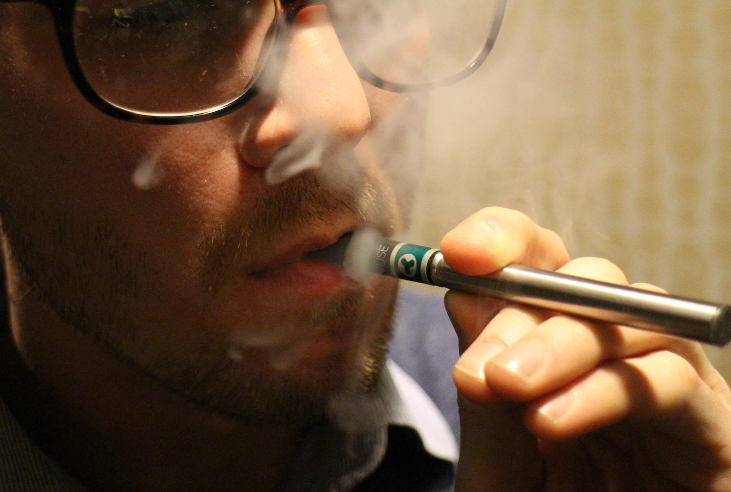 Hands On with Vuse The World s Smartest E cigarette Digital Trends