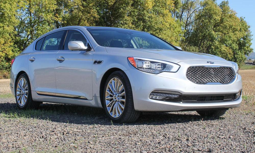 2015 Kia K900 front angle