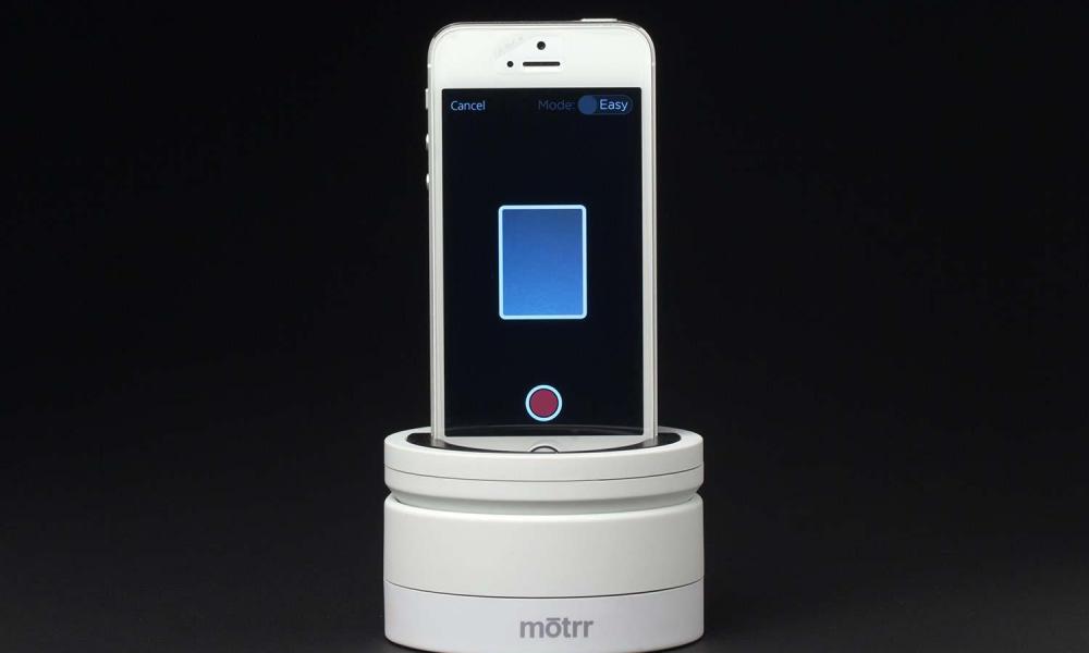 Motrr Galileo front with phone