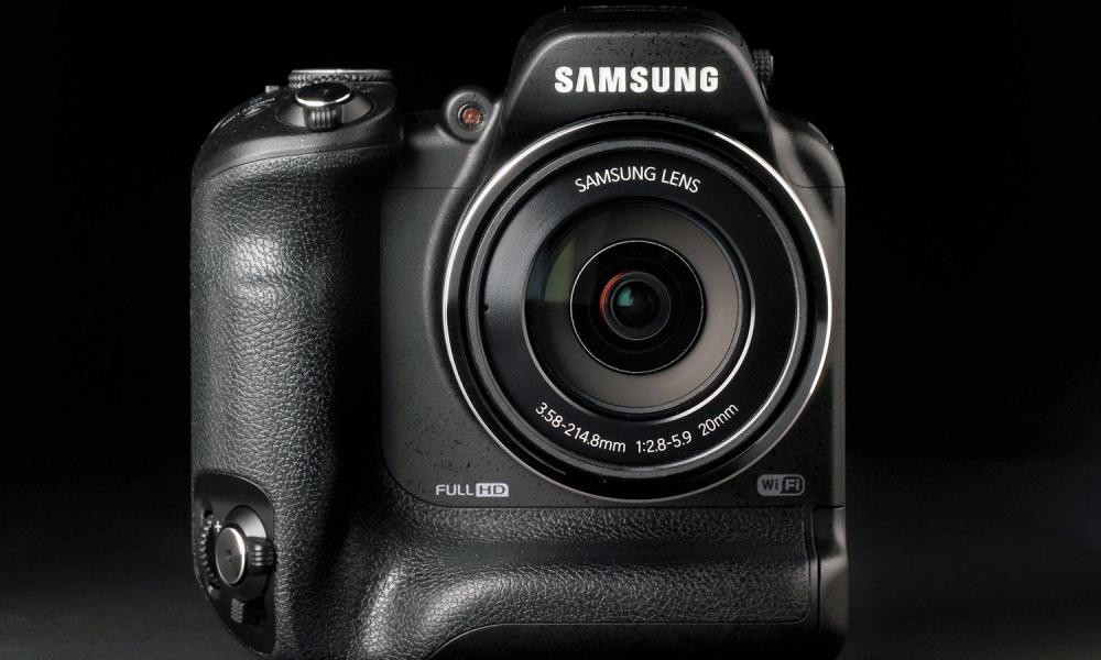 Samsung WB2200F front