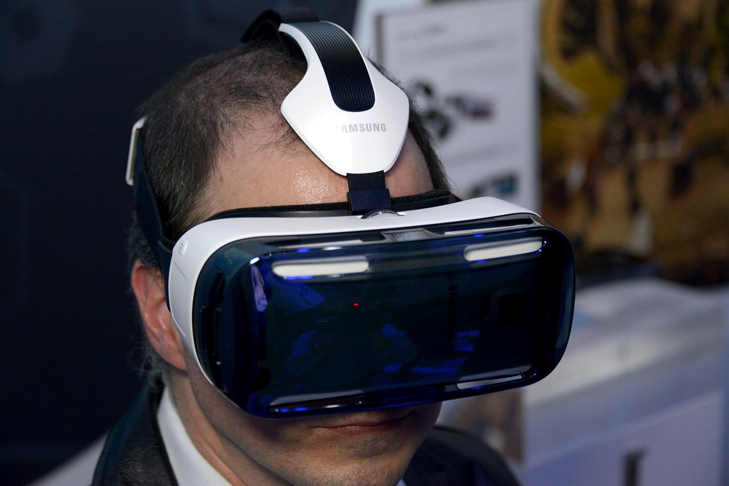 Samsung's $200, Gear VR Virtual Reality Headset Out Now | Digital