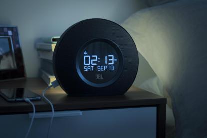 JBL Horizon clock radio qakes up with ambient light | Digital Trends