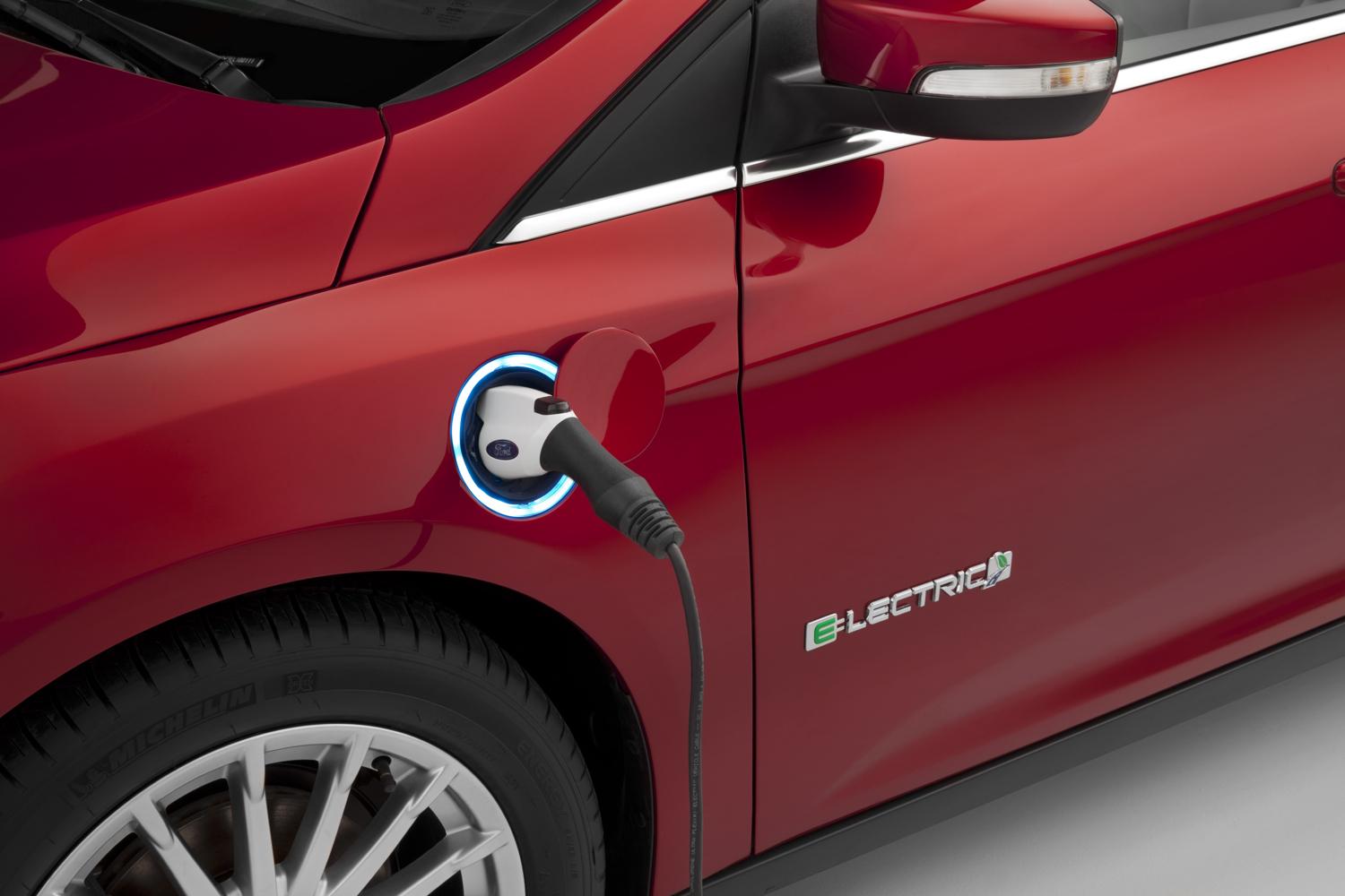 2019 ford focus electric outlet range