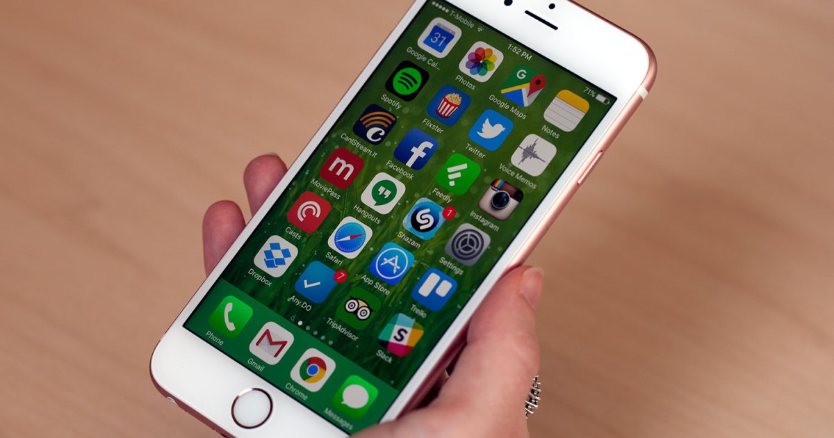 Every iPhone Speed Test Comparison 2015 on Make a GIF