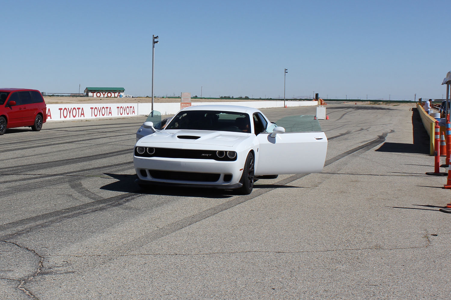 Review: 2015 Dodge Charger and Challenger SRT Hellcats