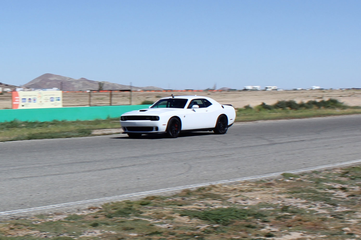 Review 2015 Dodge Charger And Challenger Srt Hellcats Digital Trends