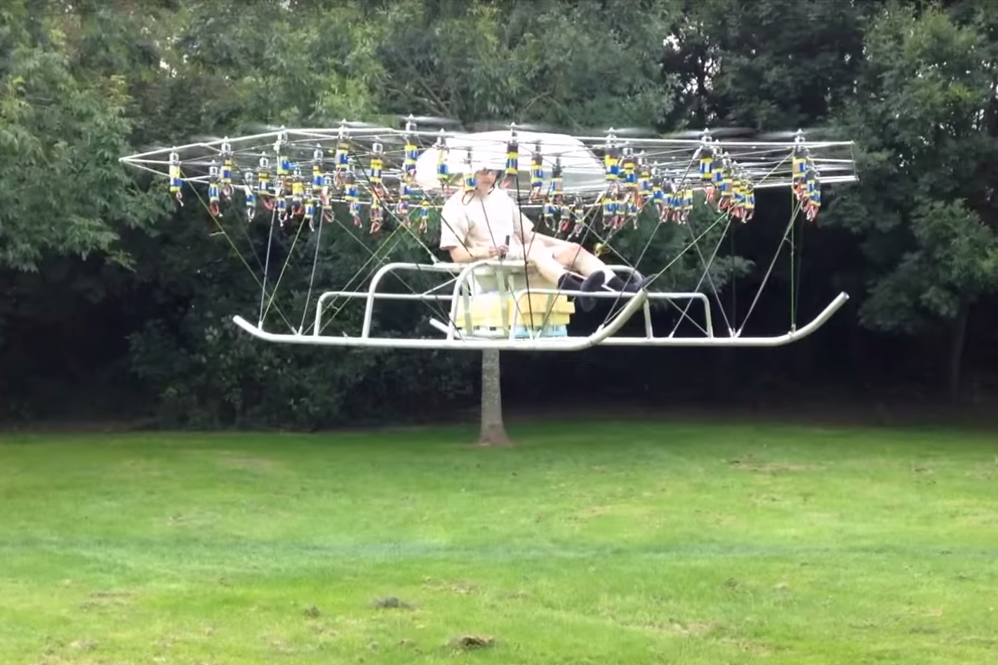 This crazy hobbyist built a flyable 54-rotor personal helicopter made from drone parts | Digital