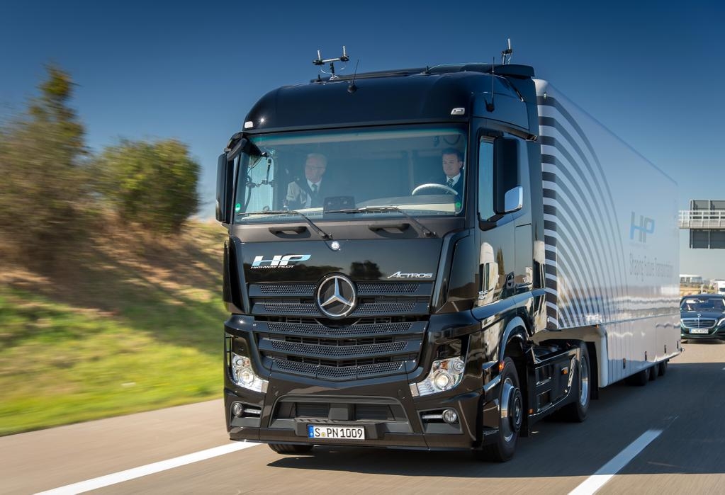 Mercedes Self-Driving Actros Semi Truck | Pictures, Specs