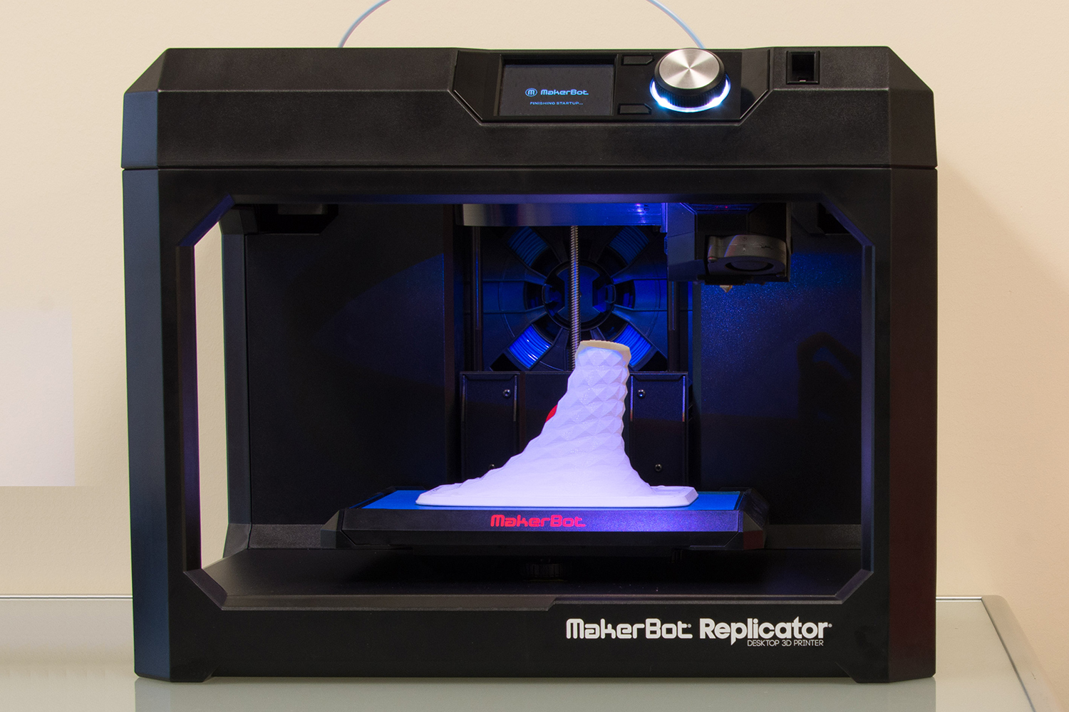 Jak žáci základní školy pracují s 3D tiskárnou MakerBot Sketch | MCAE
