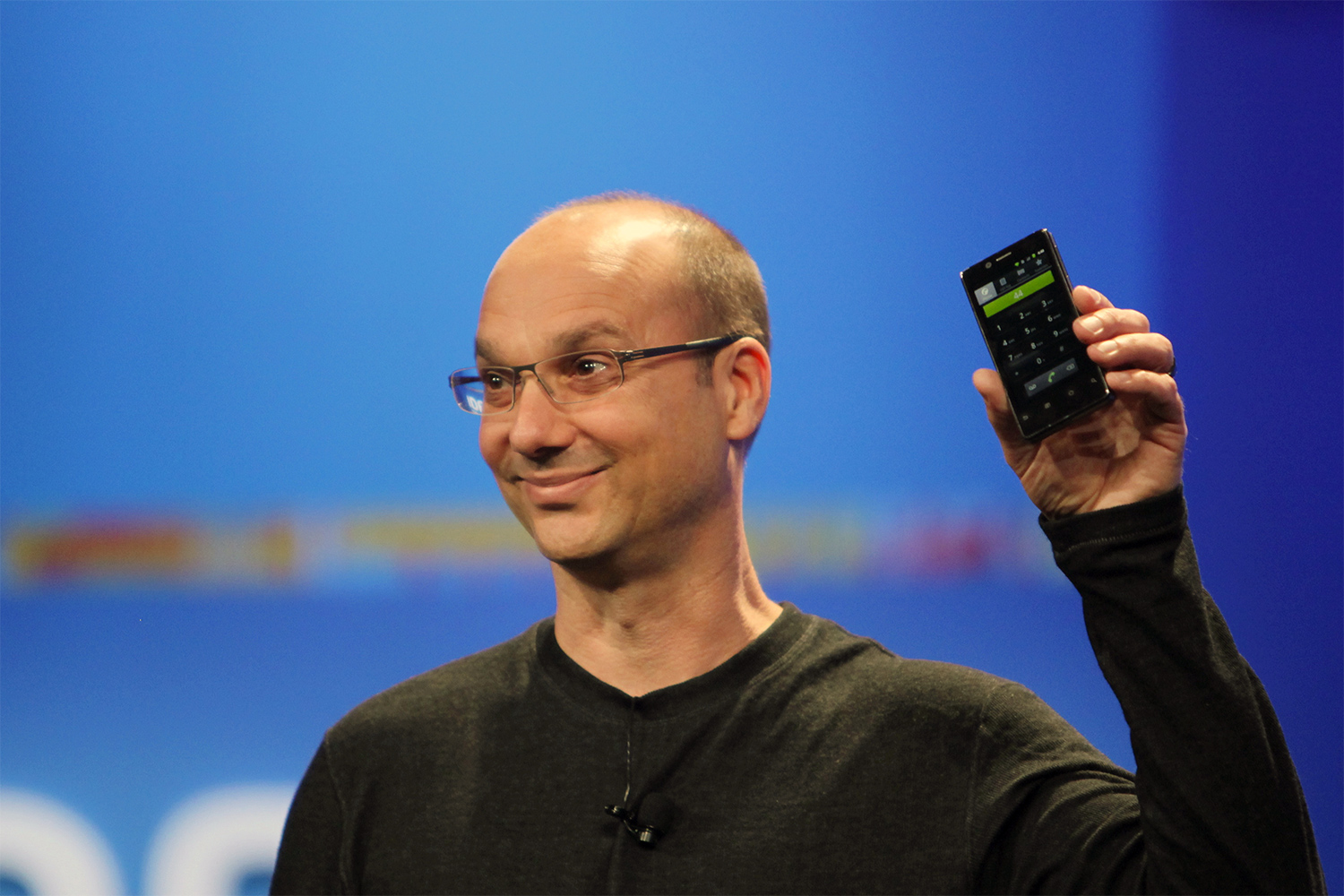 Rumor: Andy Rubin-Backed Startup Prepping Bezel-Less, Modular Phone