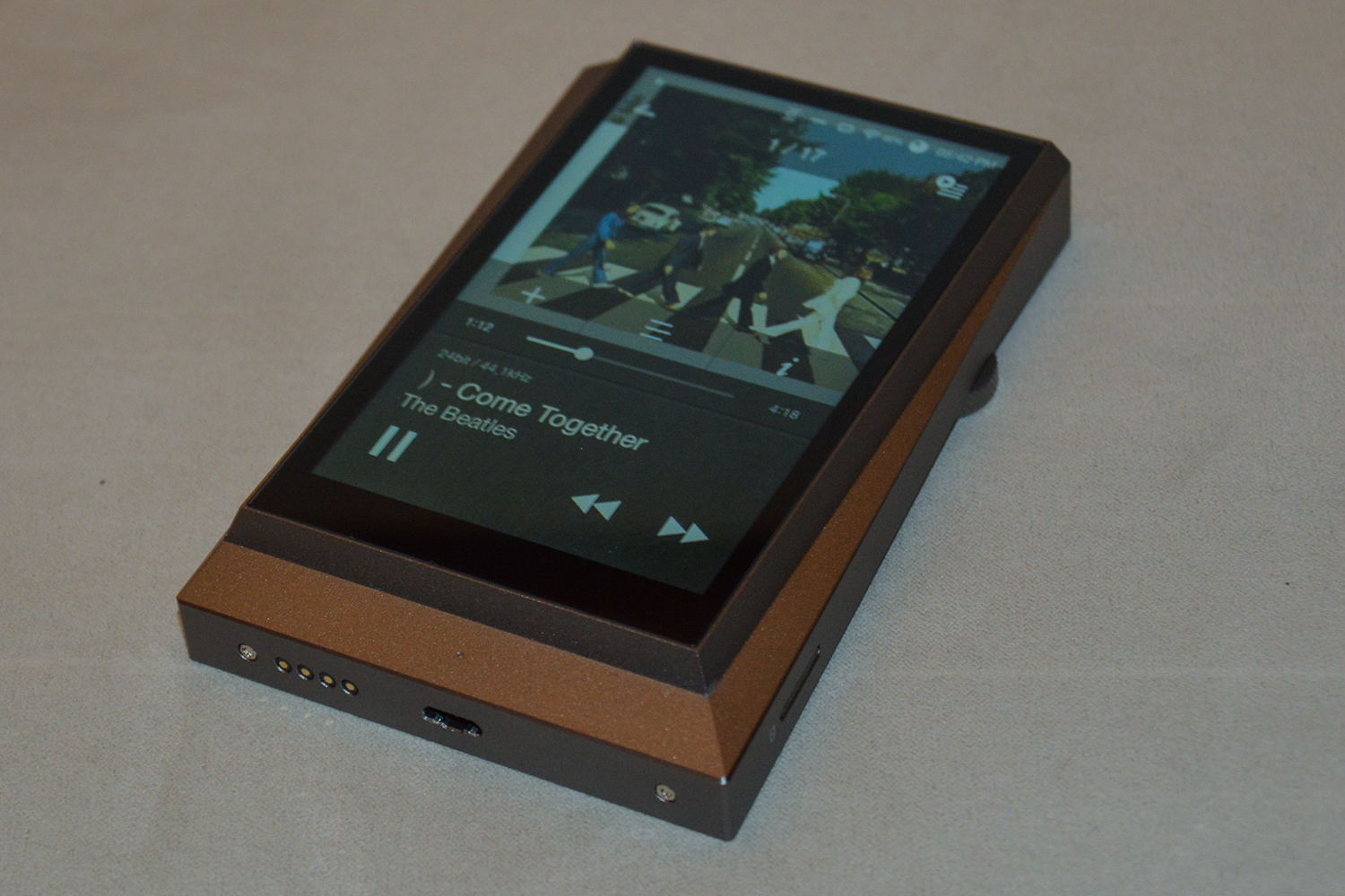 Astell&Kern Unveils New AK320, AK380 Copper Hi-Res Player