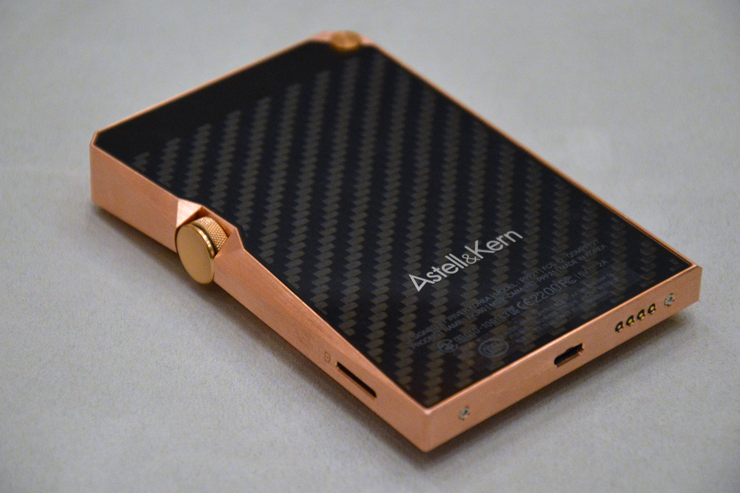 Astell&Kern Unveils New AK320, AK380 Copper Hi-Res Player | Digital Trends