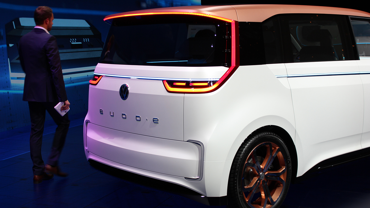 Volkswagen Budd-e Concept | Photos, Details, Specs | Digital Trends