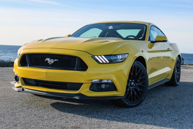 https://www.digitaltrends.com/wp-content/uploads/2016/02/2016-Ford-Mustang-GT-top-angle-v4.jpg?resize=625%2C417&p=1