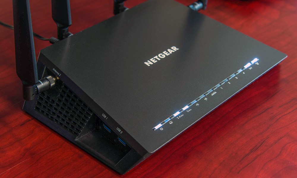 Netgear Nighthawk AC2600 router-top