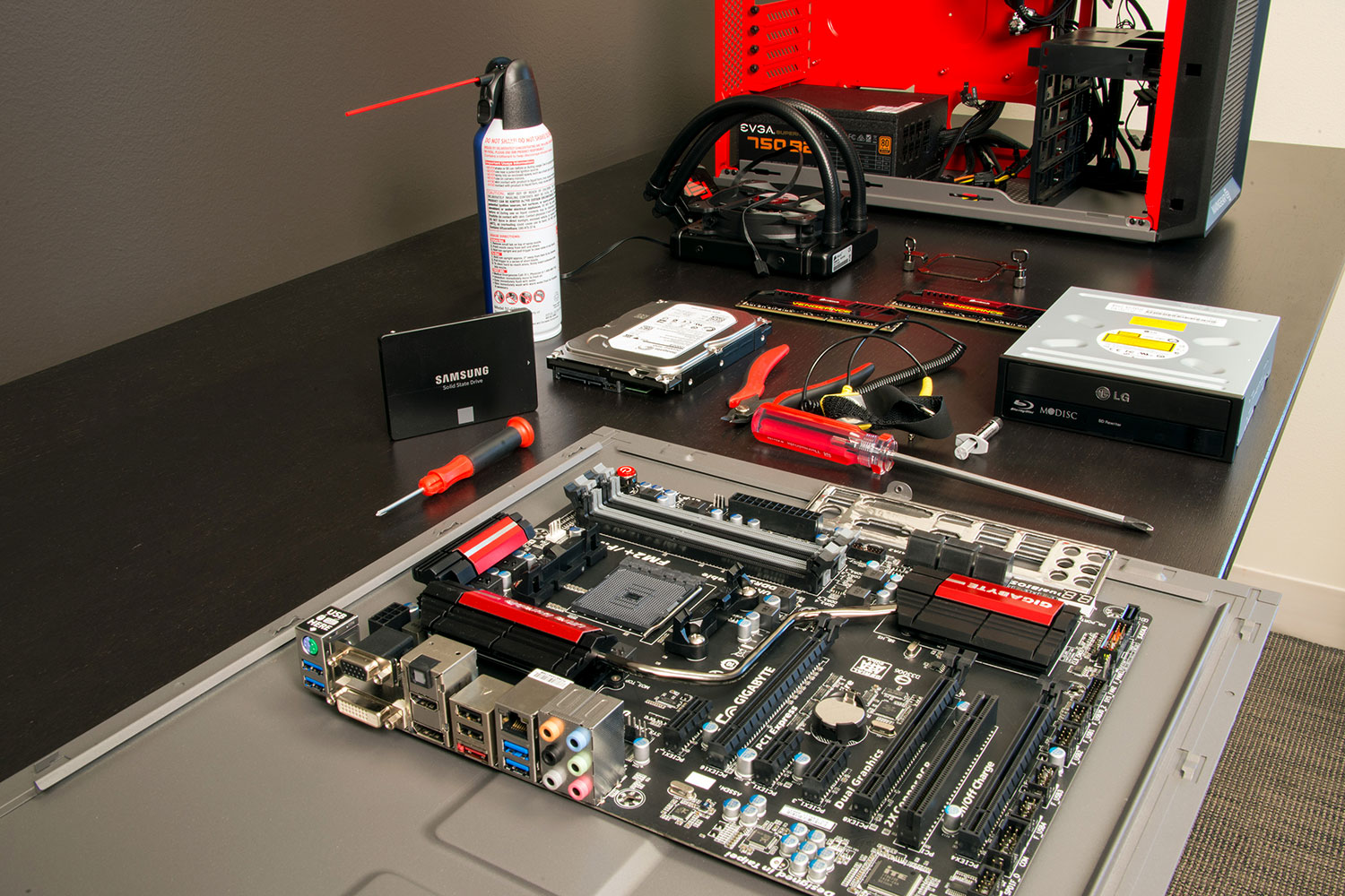 What to Do AFTER Building Your PC - Kingston Technology