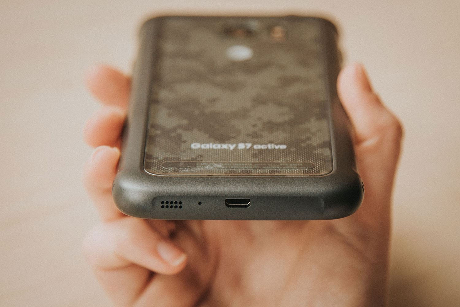 poort Kritiek onbetaald Samsung Galaxy S8 Active vs. Galaxy S7 Active | Specs Comparison | Digital  Trends