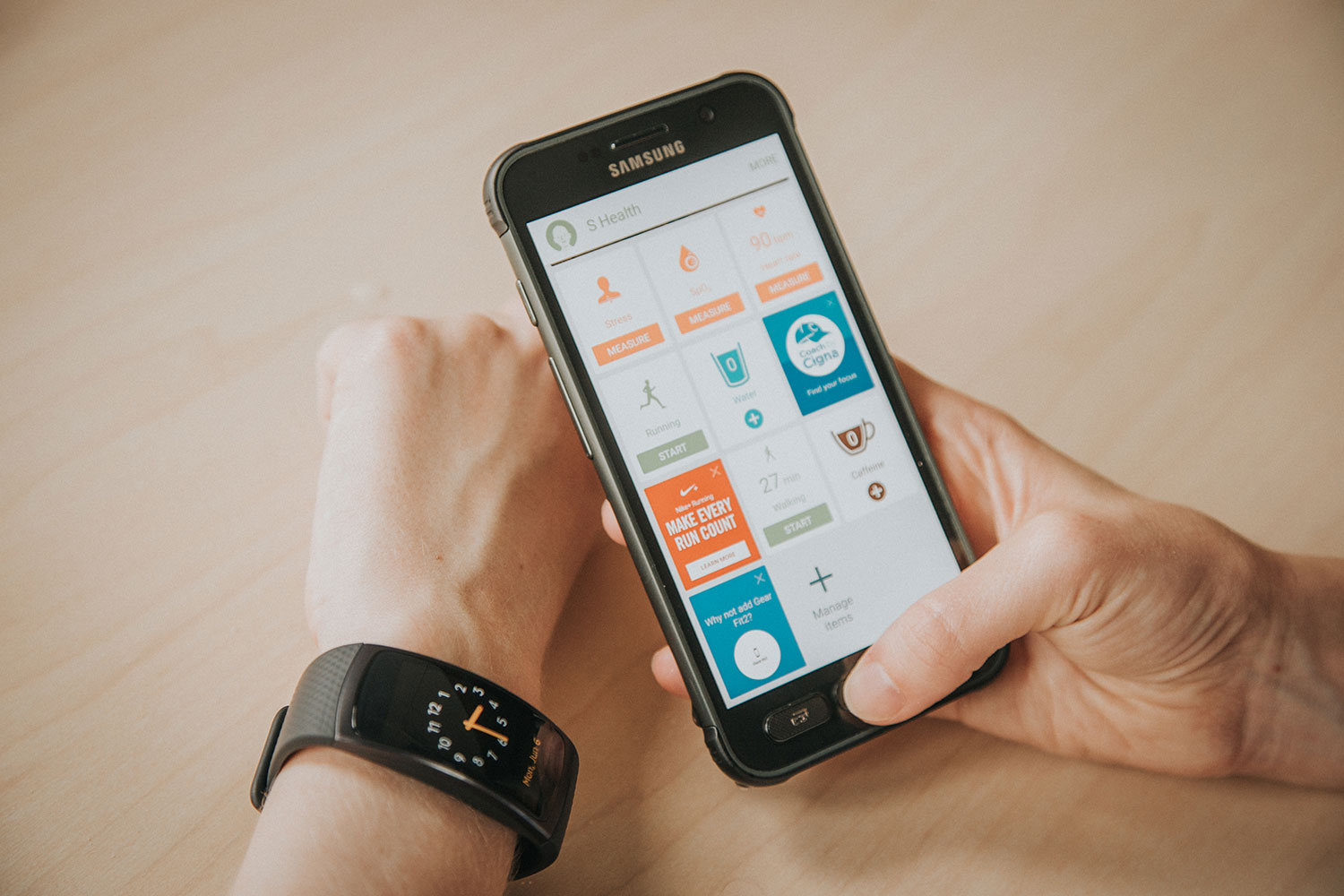 Galaxy fit best sale 2 pro apps