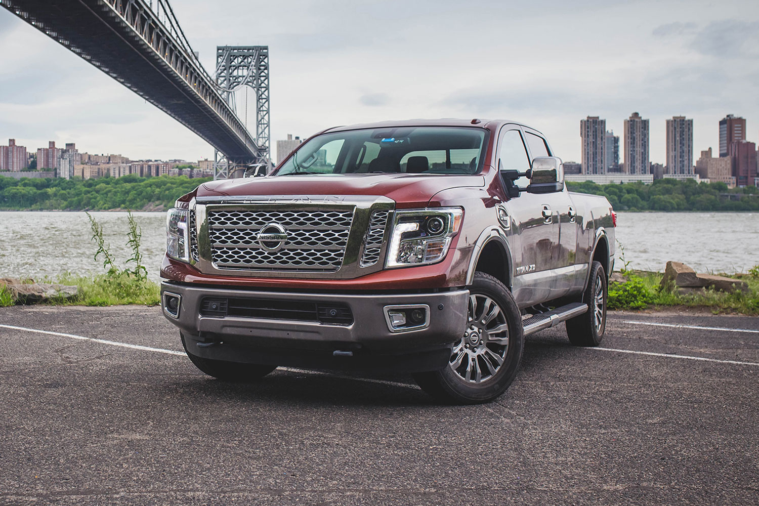 2017 Nissan Titan Specs, Price, MPG & Reviews