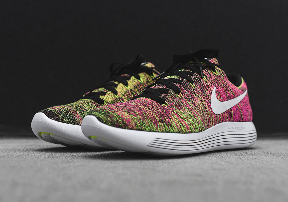 Nike lunar best sale flyknit running shoes