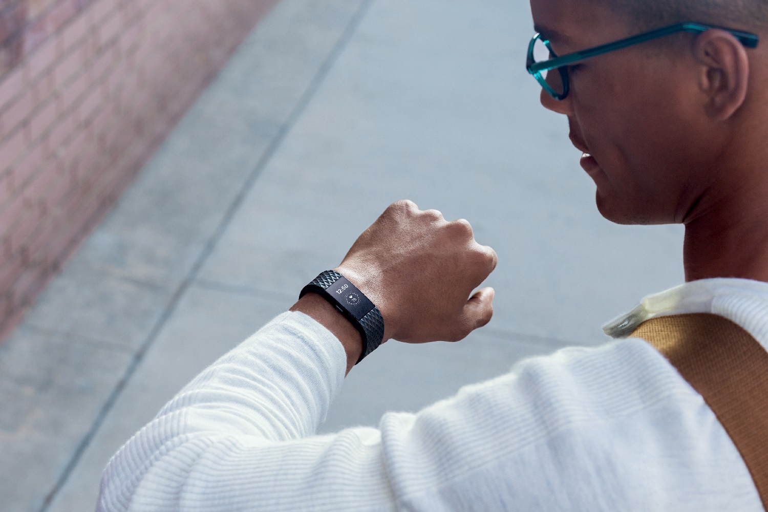 Lastig Vrijgevigheid Lounge The Best Fitness Trackers With a Heart Rate Monitor | Digital Trends