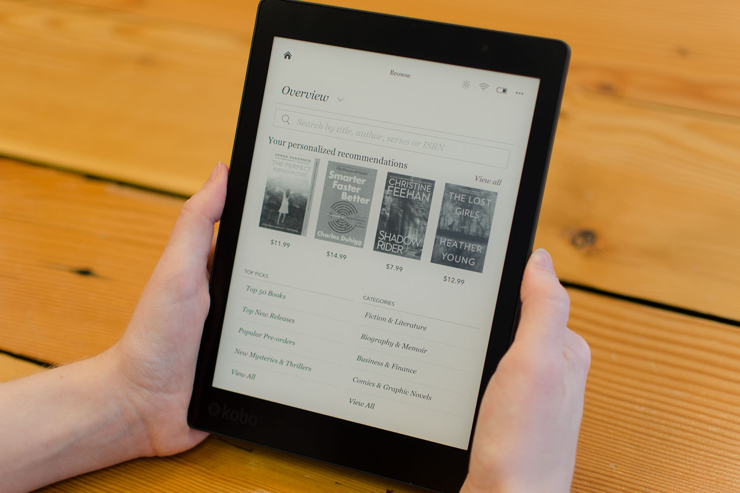 Review: Kobo Aura One is a waterproof “hardcover” ebook reader