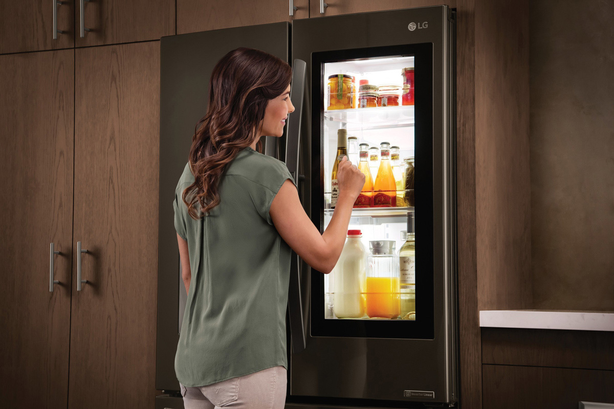 lg refrigerator with family hub