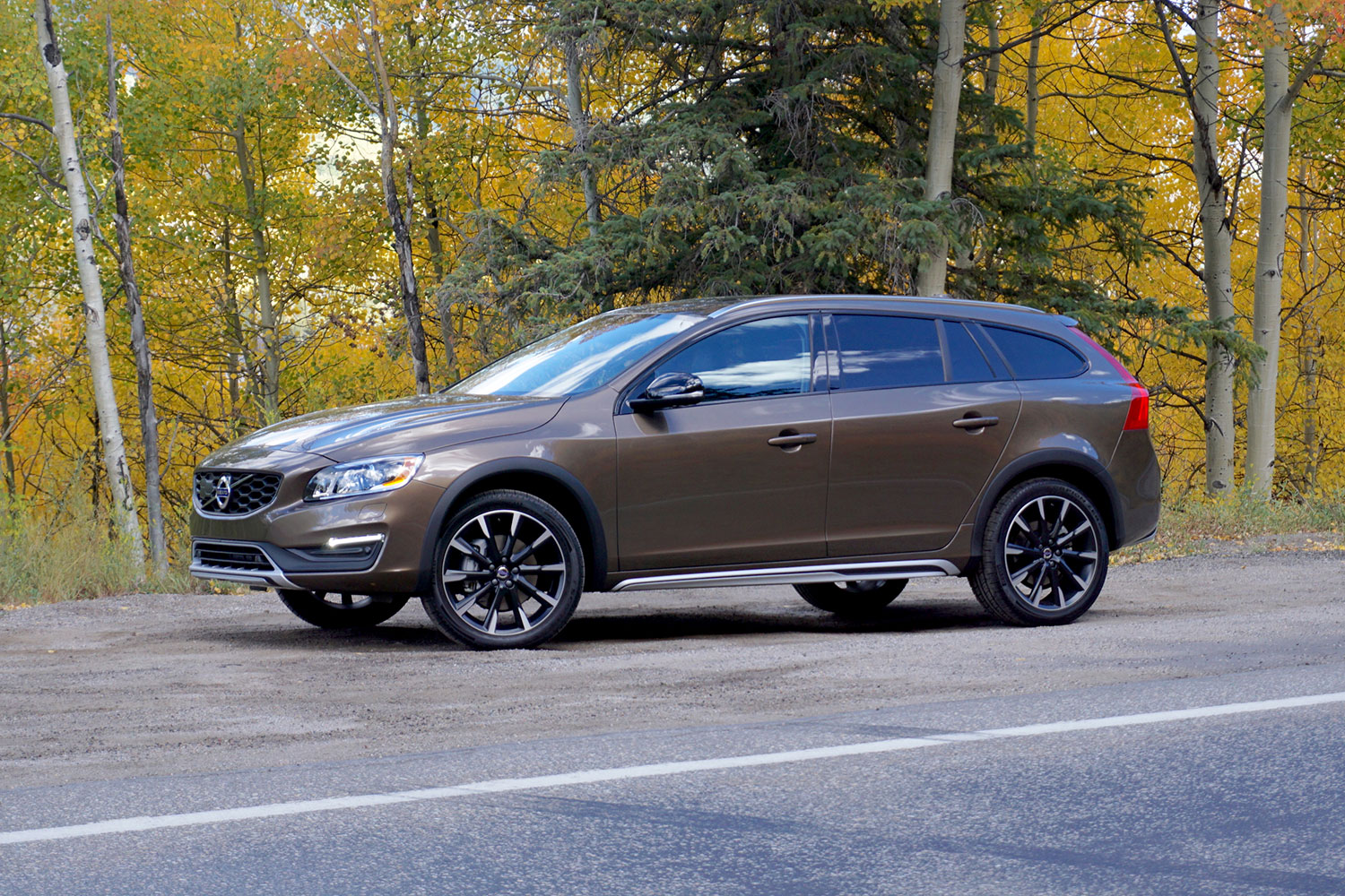 2017 Volvo V60 Cross Country: First Drive, Price, And More | Digital Trends