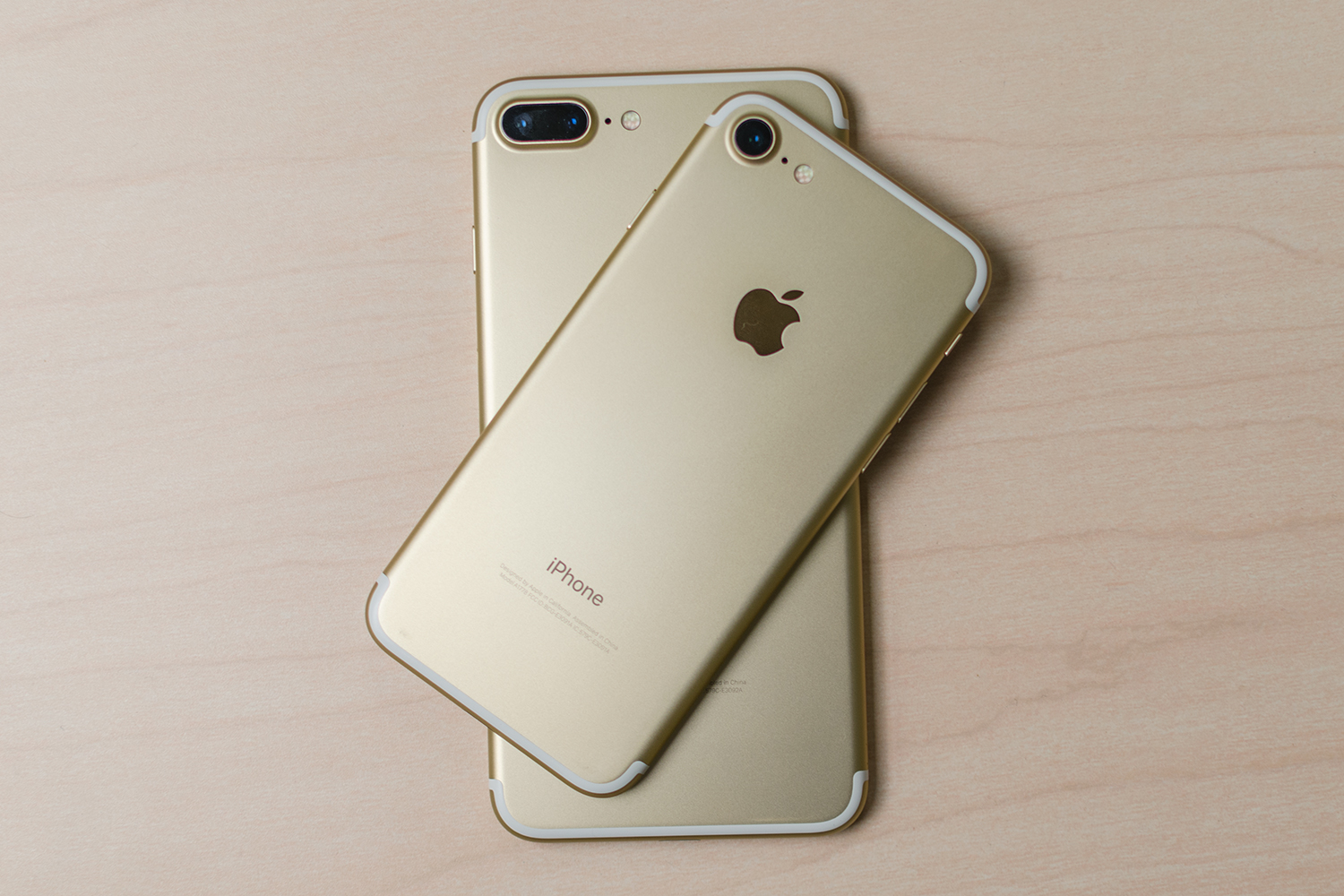 Apple iPhone 7 vs. iPhone 7 Plus, Smartphone Specs Comparison