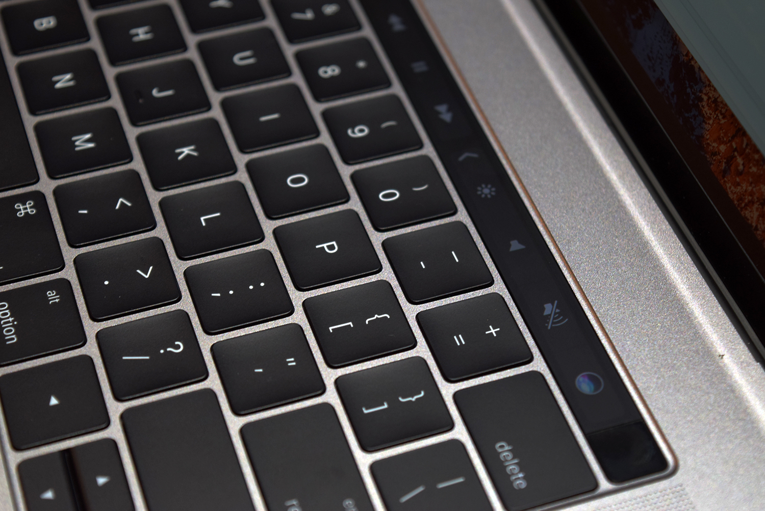 Apple MacBook Pro 15 (with Touch Bar) First Impressions | Digital Trends