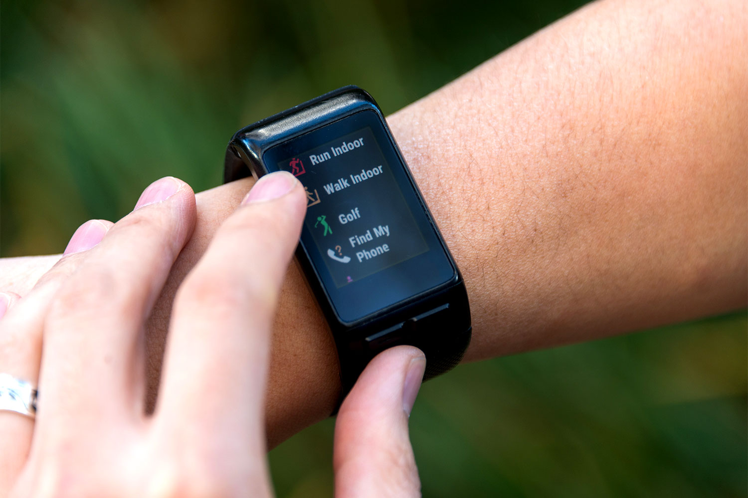 Garmin Vivoactive review: Garmin's first fitness smartwatch misses