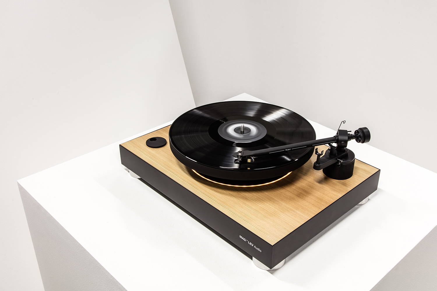 Mag-Lev Audio Levitating Turntable On Kickstarter | Digital Trends