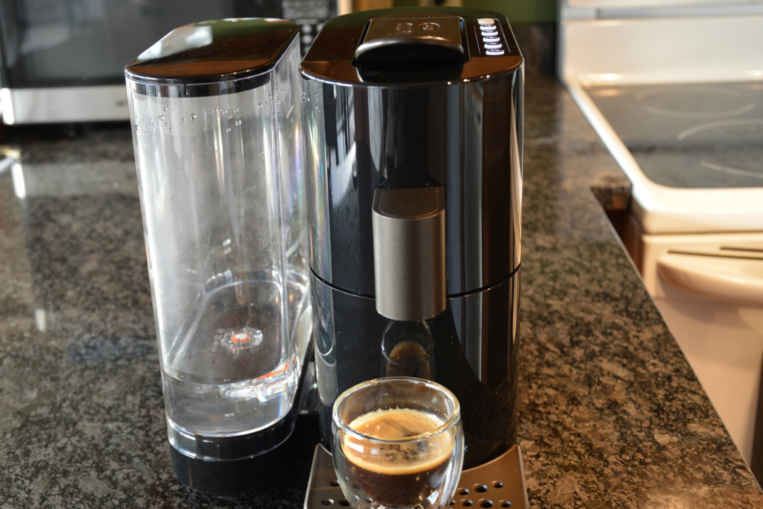 Starbucks Verismo V Makes Coffee and Espresso From Pods Digital