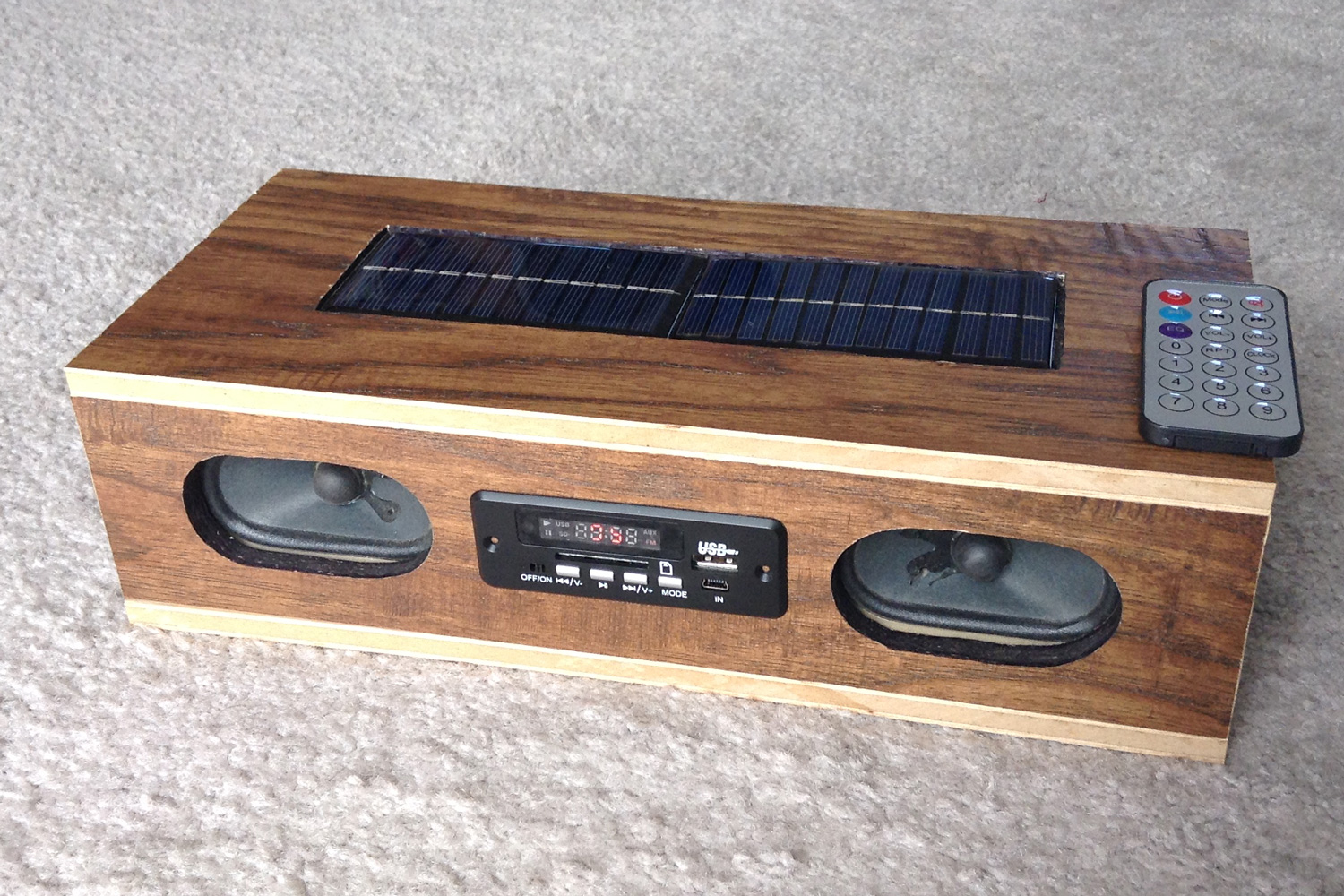 solar powered bluetooth radio