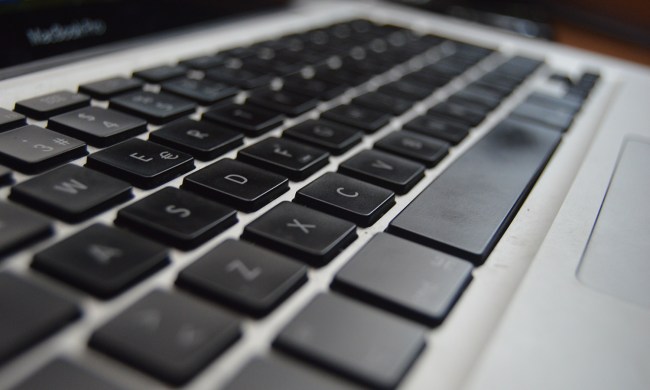 how to clean a laptop keyboard