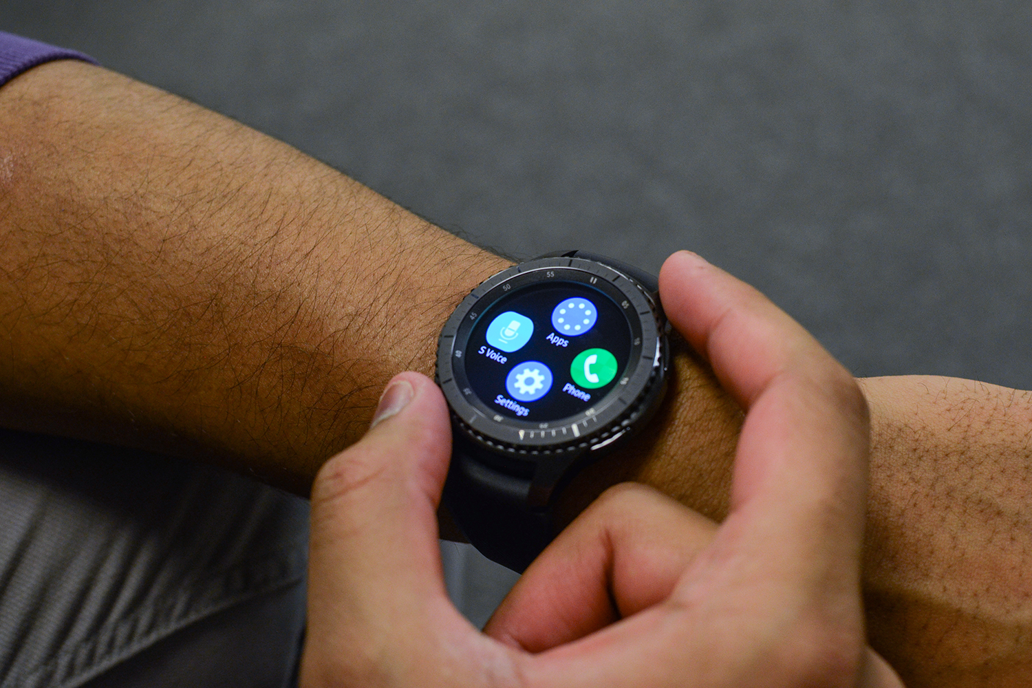 Samsung Smartwatches Are Finally Compatible With iOS Digital Trends