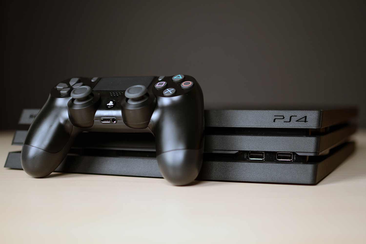 PlayStation 4Pro (CUH-7200B)