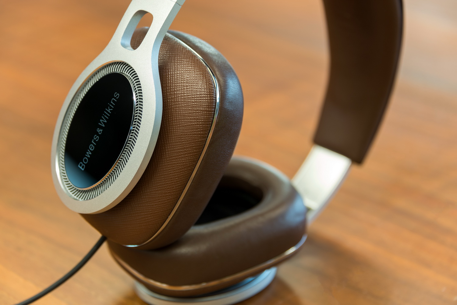 Bowers Wilkins P9 Review Class Meets Big Bass Digital Trends