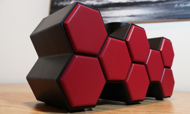 honeycomb hc 1 bluetooth speaker first impressions img 1236