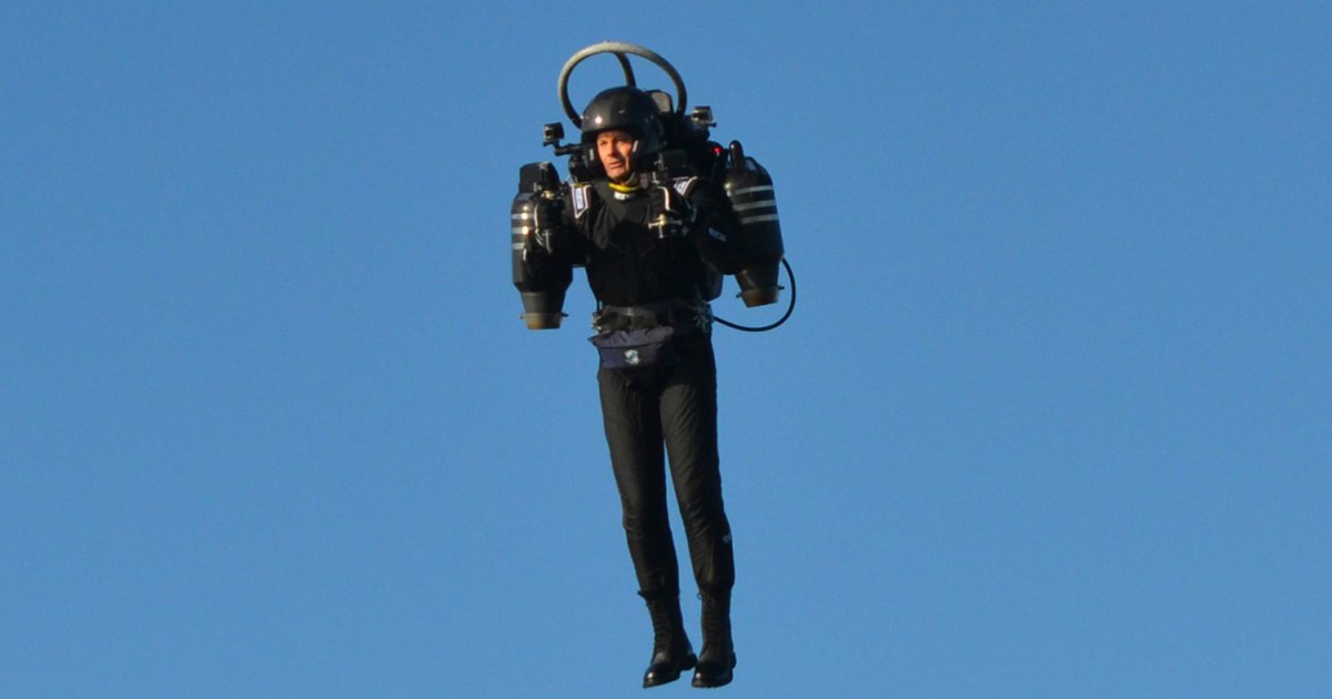 Gravity Founder Shows Off New Jet Pack By Flying Around Chicago
