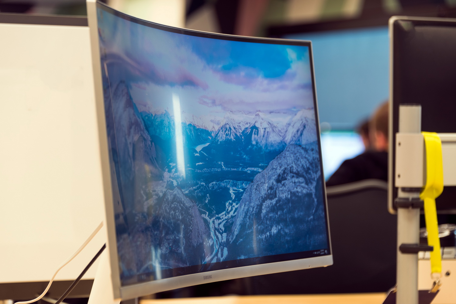 samsung curved monitor quantum display cf791