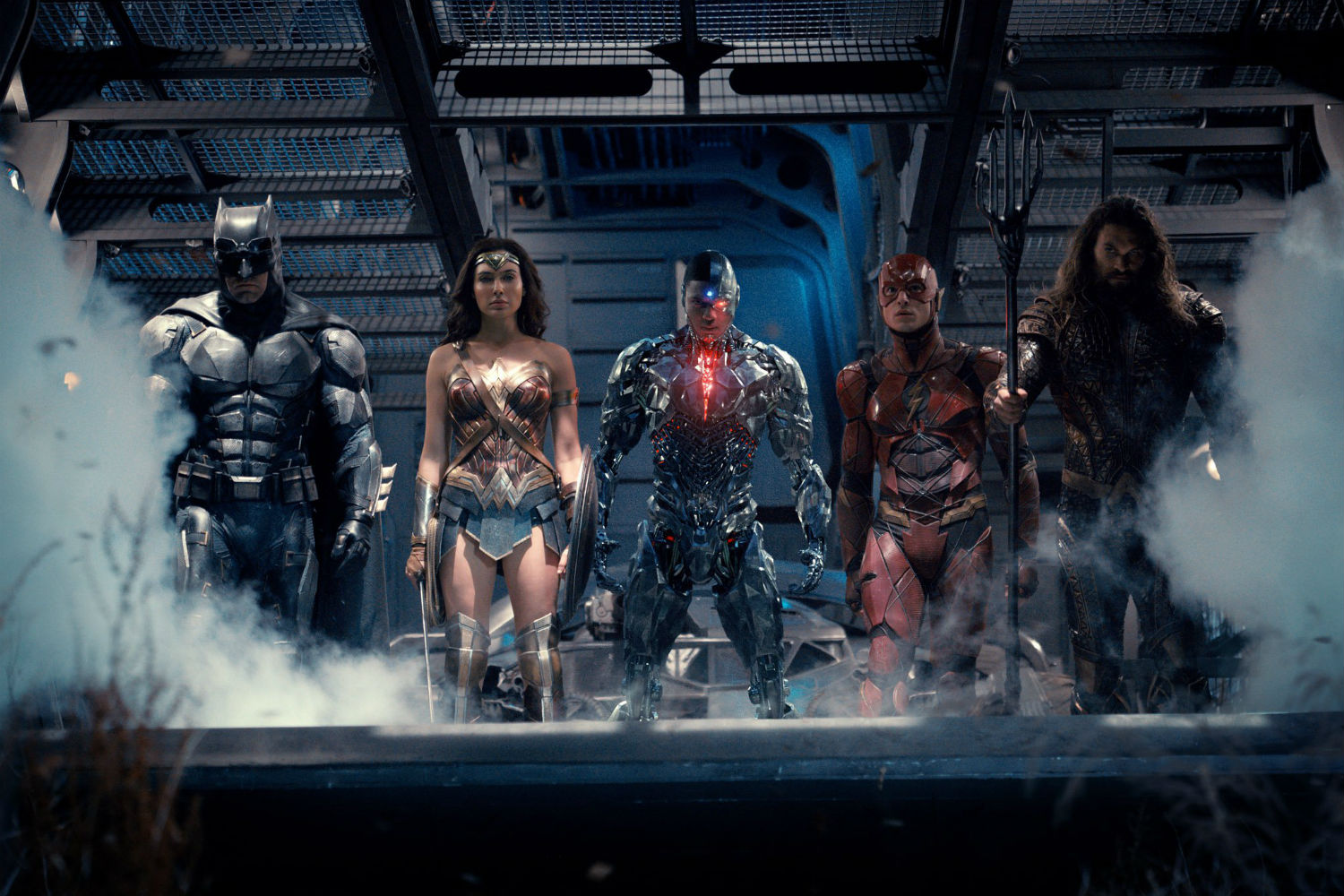 See the 'Justice League' Team United in a New Photo From Warner Bros. |  Digital Trends