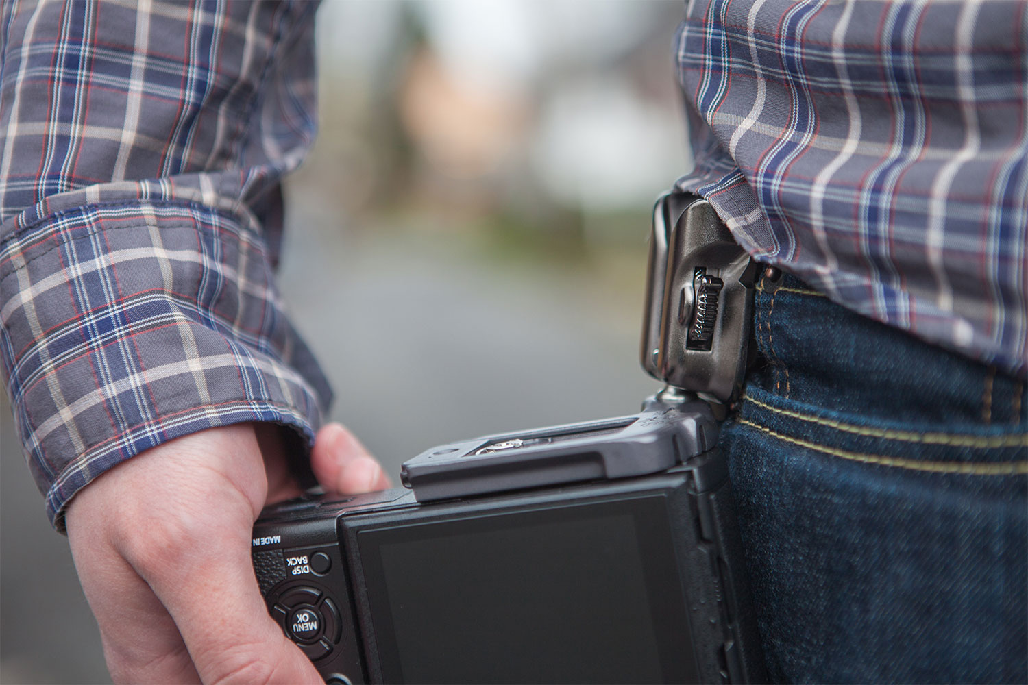 Review: SpiderLight Holster Keeps Your SLR Camera at the Ready ...